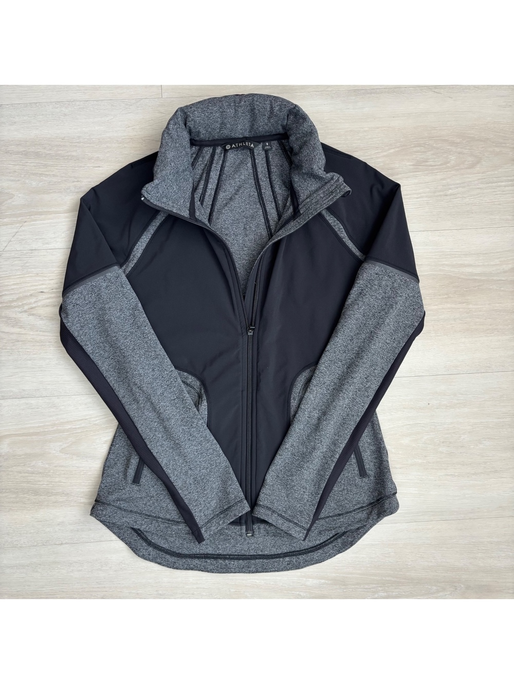 Athleta Jump Step Jacket Women’s Small Black Gray Hooded Full Zip Running